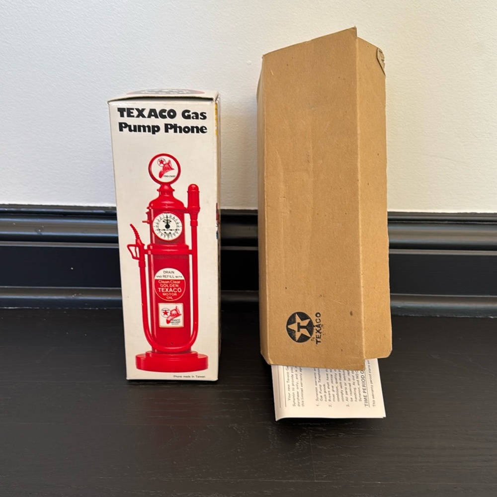 New in box Vintage Texaco Gas Pump phone